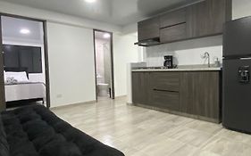 Hermoso apartamento en el norte de Armenia con terraza y lavadora